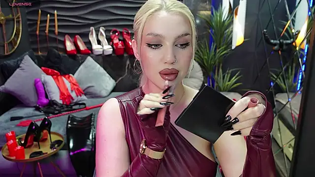 Snapshot of MistressDarsy chatting on 02-23-25, 09:44 MistressDarsy online show from 02-23-25, 09:44