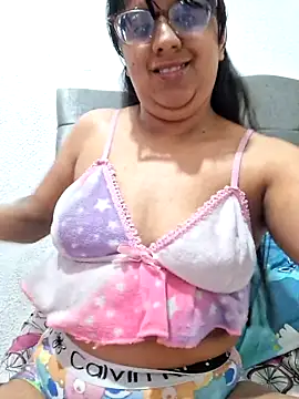 Snapshot of ZaidaWet chatting on 05-07-26, 01:11 ZaidaWet online show from 05-07-26, 01:11