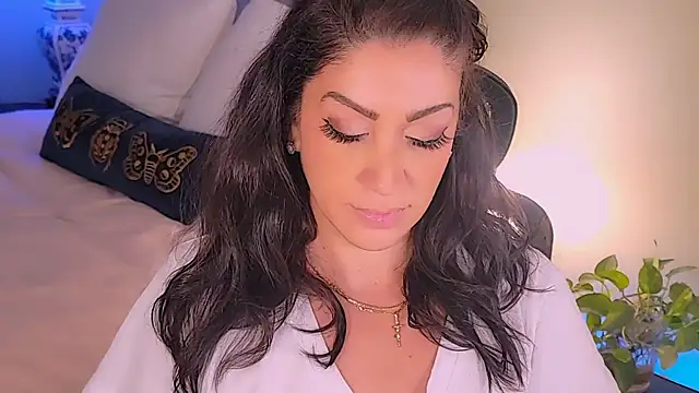 Wonderful Woman online show from 10-25-25, 11:43