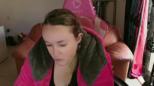 kisicaxx online show from 01-30-25, 02:15