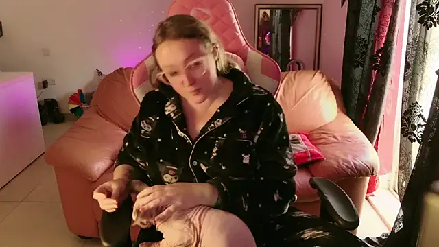 kisicaxx online show from 02-08-25, 01:01