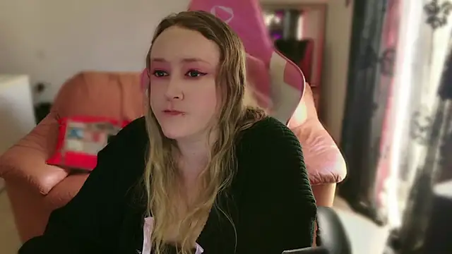 kisicaxx online show from 02-17-25, 11:02