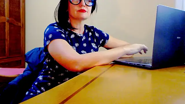 Snapshot of Fun4tipz chatting on 03-05-26, 05:09 Fun4tipz online show from 03-05-26, 05:09