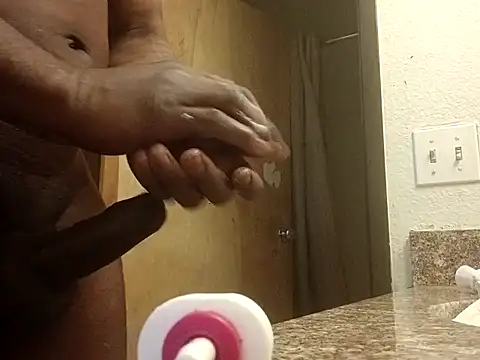 Snapshot of Tramontas chatting on 03-15-26, 08:09 Tramontas online show from 03-15-26, 08:09