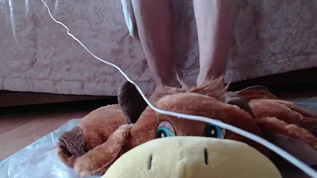 Snapshot of larawet chatting on 12-20-24, 07:55 larawet online show from 12-20-24, 07:55