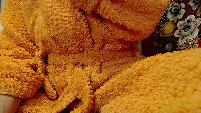 Snapshot of larawet chatting on 02-13-25, 06:16 larawet online show from 02-13-25, 06:16