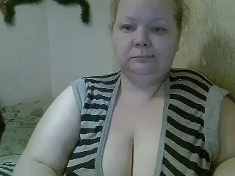 Snapshot of Jane_Kissys chatting on 12-22-24, 09:55 Jane Kissys online show from 12-22-24, 09:55