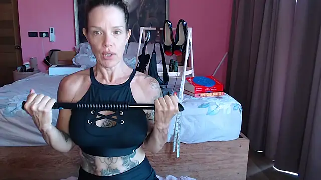 Snapshot of mommyselenafit_ chatting on 09-22-25, 01:29 mommyselenafit online show from 09-22-25, 01:29