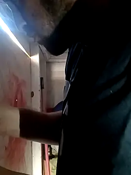 Snapshot of N8daMac chatting on 09-24-25, 03:04 N8daMac online show from 09-24-25, 03:04