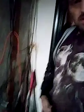 Snapshot of N8daMac chatting on 12-01-25, 12:43 N8daMac online show from 12-01-25, 12:43