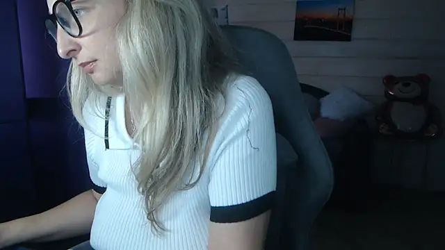 RubiLakros online show from 04-23-26, 10:25