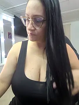 Snapshot of Ameliarizo chatting on 11-01-25, 10:01 Ameliarizo online show from 11-01-25, 10:01