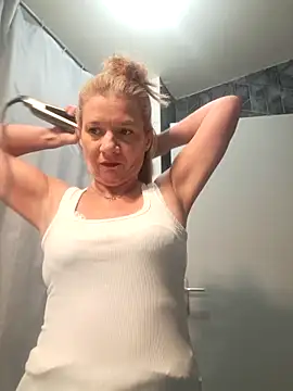 Snapshot of jennylovence chatting on 05-19-26, 07:04 jennylovence online show from 05-19-26, 07:04