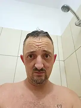 Snapshot of kinkycouplelove chatting on 10-21-25, 06:58 kinkycouplelove online show from 10-21-25, 06:58