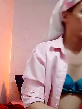 QueenSoreal online show from 02-06-25, 04:47