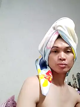 QueenSoreal online show from 02-14-25, 03:26