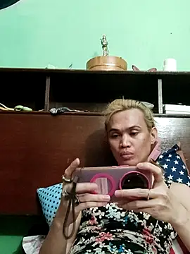 QueenSoreal online show from 06-02-26, 03:36