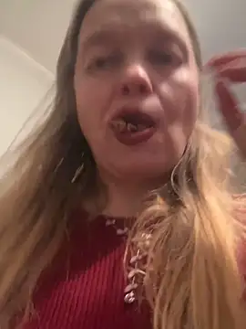 Susanel online show from 11-21-25, 04:38