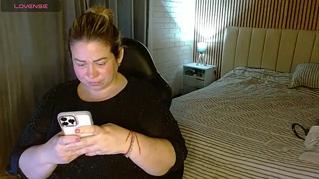 bella savati online show from 11-25-25, 10:32