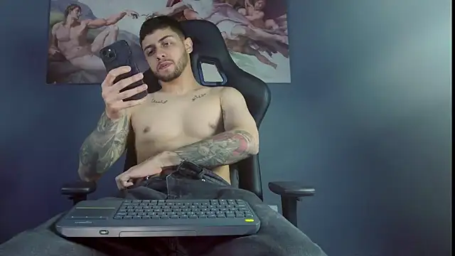 Snapshot of alessandro_duty chatting on 11-25-25, 12:21 alessandro duty online show from 11-25-25, 12:21