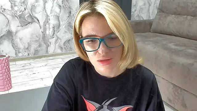 Snapshot of succubus chatting on 04-28-26, 02:11 succubus online show from 04-28-26, 02:11