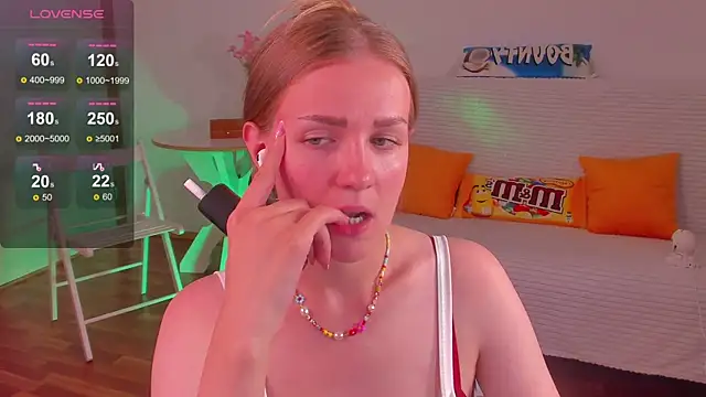 Snapshot of SweetMilkis chatting on 07-18-26, 06:34 SweetMilkis online show from 07-18-26, 06:34