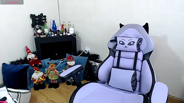 Snapshot of sophialxxx chatting on 12-03-25, 07:45 sophialxxx online show from 12-03-25, 07:45