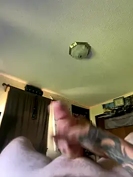 Snapshot of cumgitsumdic chatting on 09-18-25, 06:32 cumgitsumdic online show from 09-18-25, 06:32