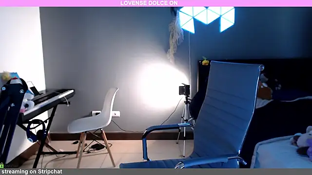 Snapshot of minarocket_ chatting on 02-28-25, 05:15 minarocket online show from 02-28-25, 05:15