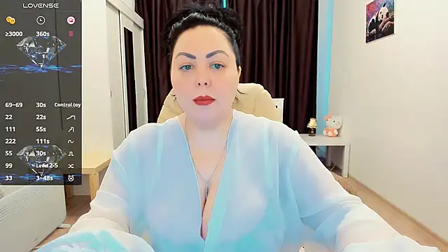 Snapshot of Nina_Hopper chatting on 03-13-25, 12:13 Nina Hopper online show from 03-13-25, 12:13