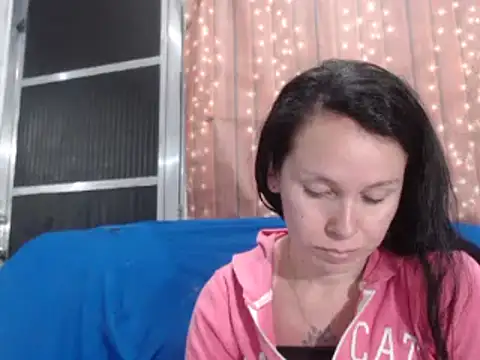 Venusluxodomme online show from 04-14-26, 01:00