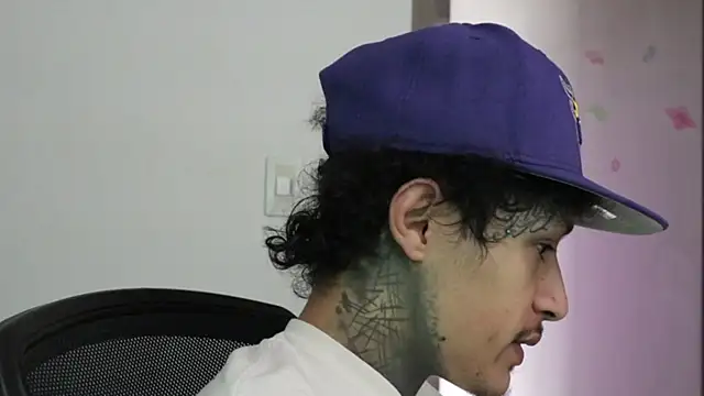 trieone online show from 12-19-25, 01:07