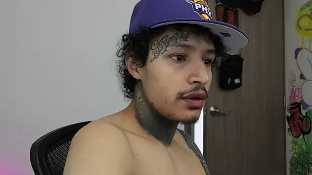 trieone online show from 02-08-26, 03:04