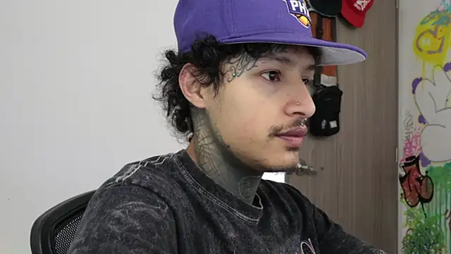 trieone online show from 02-10-26, 01:15