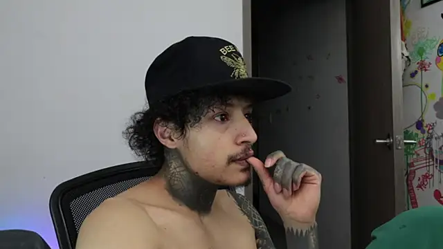 trieone online show from 02-26-26, 01:48