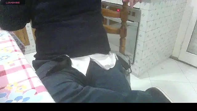 Snapshot of polloiw chatting on 12-19-25, 01:40 polloiw online show from 12-19-25, 01:40