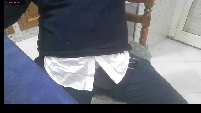 Snapshot of polloiw chatting on 03-04-26, 12:11 polloiw online show from 03-04-26, 12:11