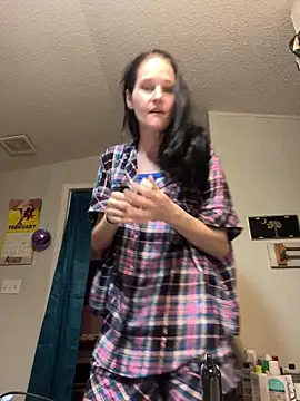 Snapshot of lolabunny9 chatting on 02-10-25, 01:33 lolabunny9 online show from 02-10-25, 01:33