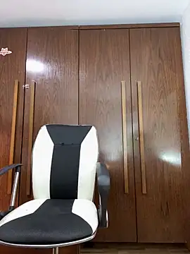 Snapshot of bunny_bicht chatting on 10-13-25, 12:16 bunny bicht online show from 10-13-25, 12:16