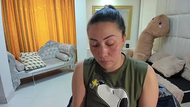 gaby trent online show from 11-18-25, 02:54