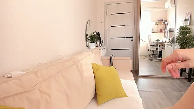 Snapshot of HILT_ON chatting on 09-20-25, 02:56 HILT ON online show from 09-20-25, 02:56