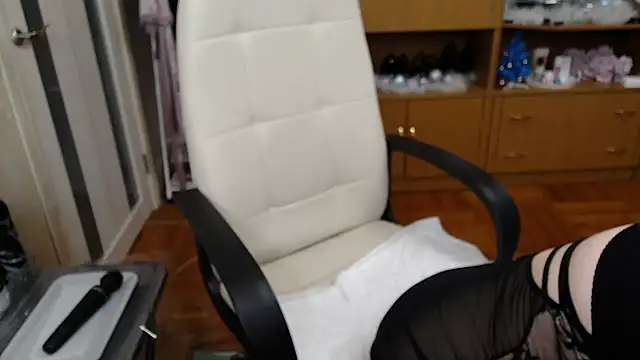 Mika Passion online show from 12-29-24, 03:03