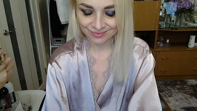 Mika Passion online show from 02-16-25, 03:48