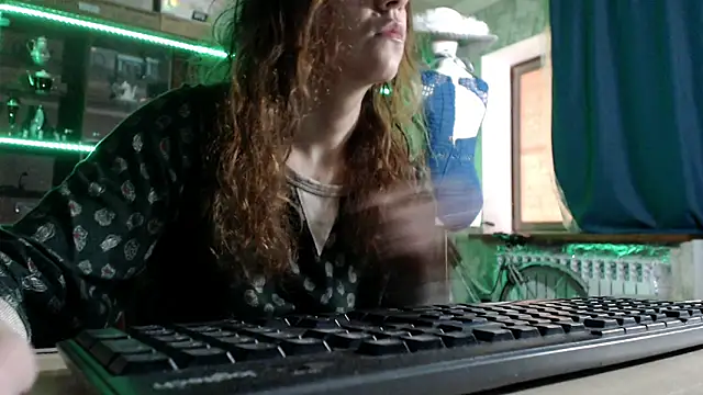 Snapshot of pa1e_pr1ncess chatting on 05-03-26, 06:08 pa1e pr1ncess online show from 05-03-26, 06:08