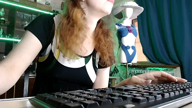 Snapshot of pa1e_pr1ncess chatting on 05-08-26, 07:03 pa1e pr1ncess online show from 05-08-26, 07:03