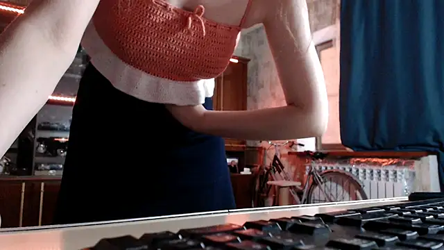 Snapshot of pa1e_pr1ncess chatting on 05-17-26, 07:28 pa1e pr1ncess online show from 05-17-26, 07:28