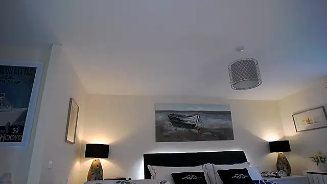 AlbanyWhite online show from 05-18-26, 12:00