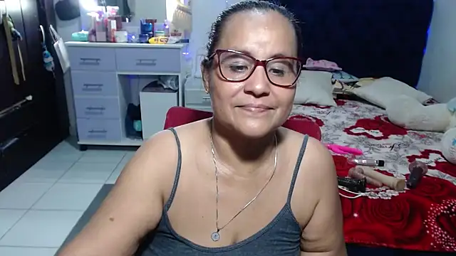 pervert mommy  online show from 06-10-26, 10:47