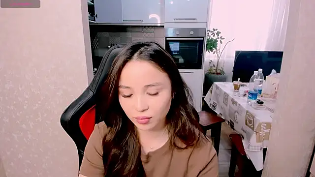 Snapshot of AyaMoon chatting on 10-28-25, 04:49 AyaMoon online show from 10-28-25, 04:49