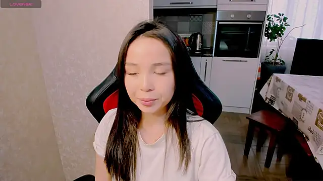 Snapshot of AyaMoon chatting on 11-10-25, 07:18 AyaMoon online show from 11-10-25, 07:18